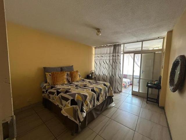 2 Bedroom Apartment in Arcadia