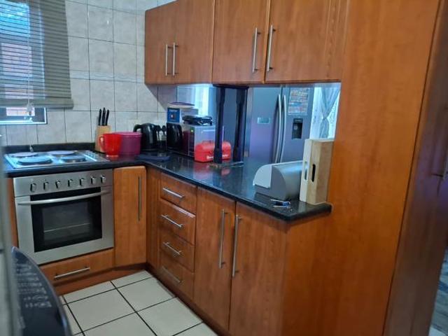 2 Bedroom Apartment in Arboretum