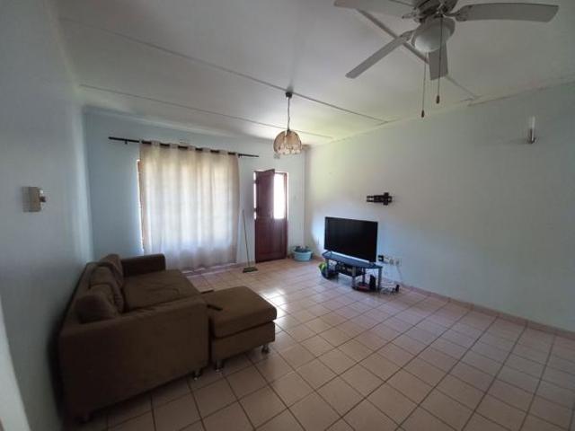2 Bedroom Apartment in Arboretum