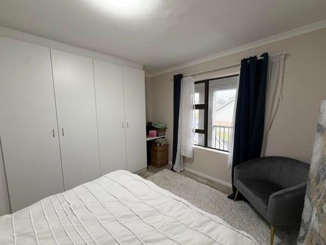 2 Bedroom Apartment in Burgundy Estate