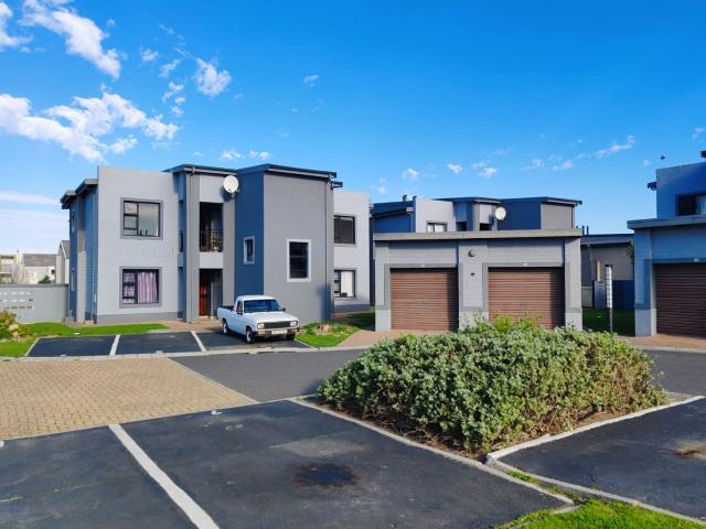 2 Bedroom Apartment in Burgundy Estate