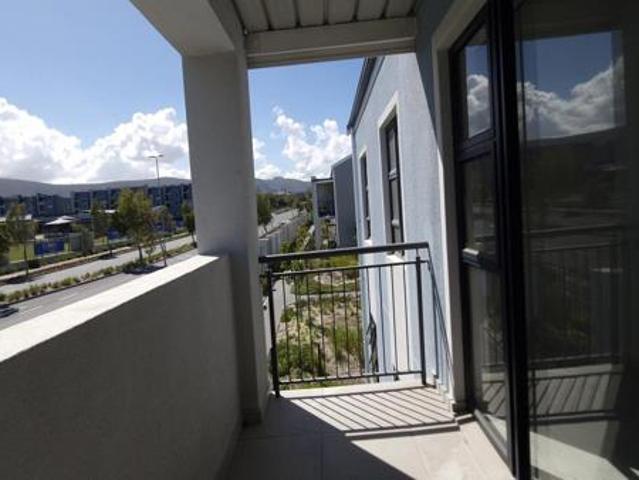 2 Bedroom Apartment in Burgundy Estate
