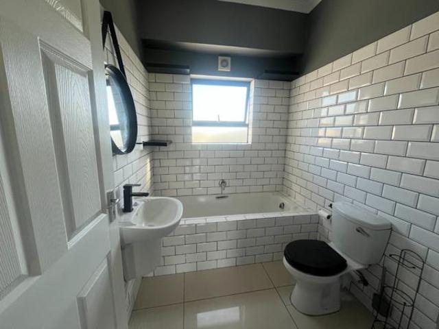 2 Bedroom Apartment in Burgundy Estate