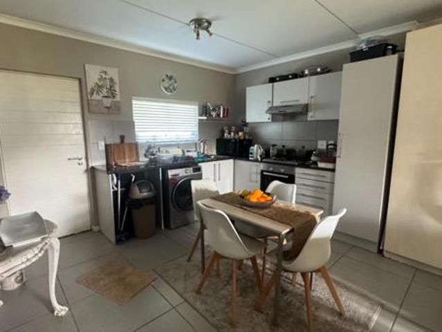 2 Bedroom Apartment in Burgundy Estate
