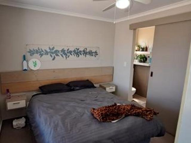 2 Bedroom Apartment in Burgundy Estate