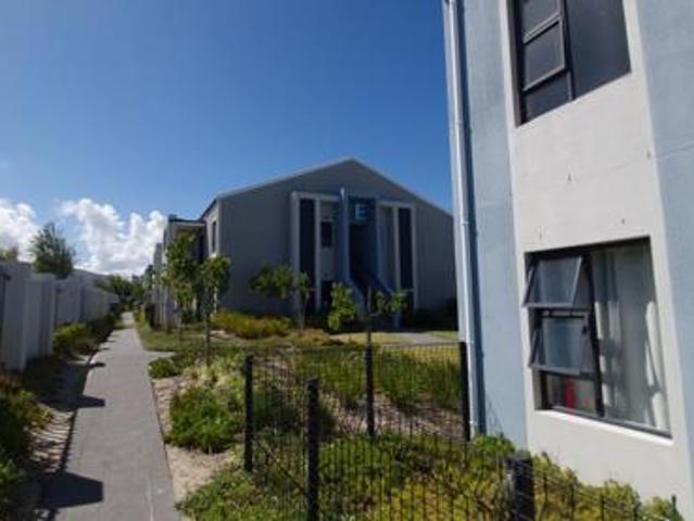 2 Bedroom Apartment in Burgundy Estate