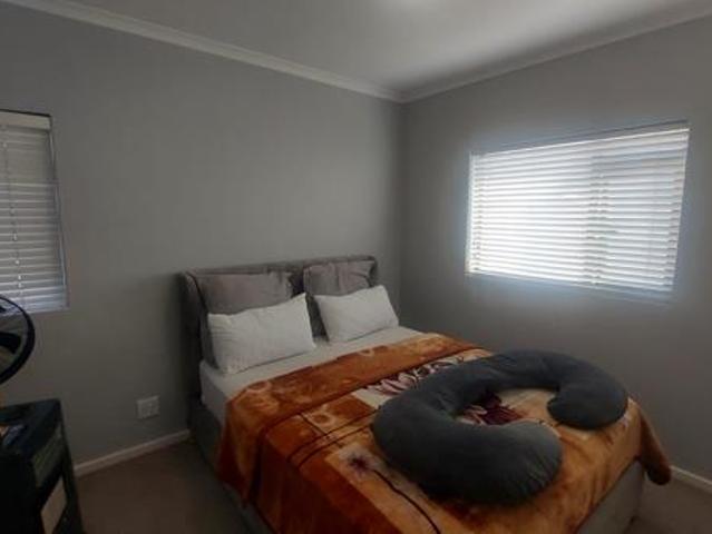 2 Bedroom Apartment in Burgundy Estate