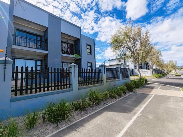 2 Bedroom Apartment in Burgundy Estate