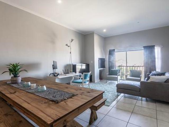 2 Bedroom Apartment in Burgundy Estate