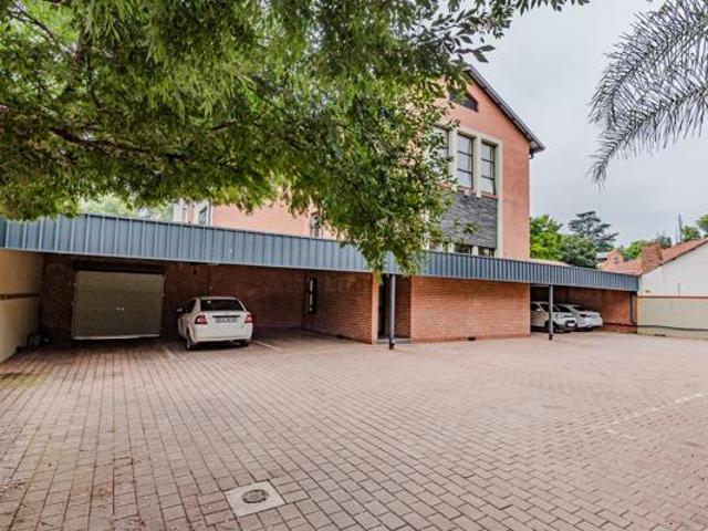 2 Bedroom Apartment in Baileys Muckleneuk