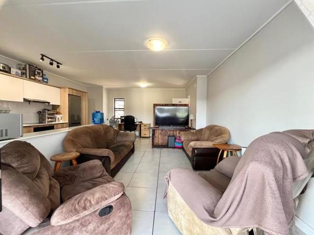 2 Bedroom Apartment in Ballito Central