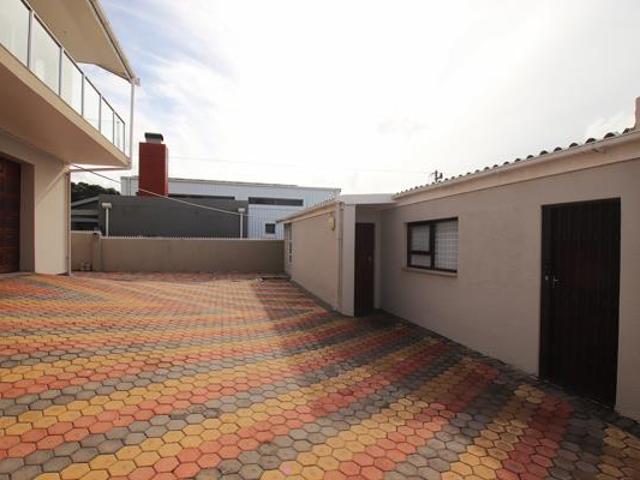 2 Bedroom Apartment in Bayview
