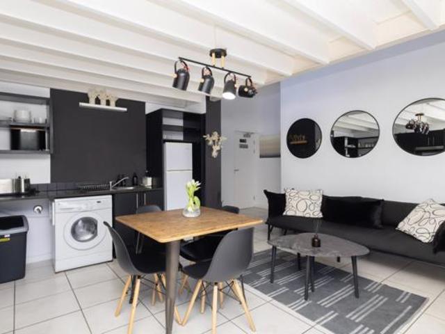 2 Bedroom Apartment in Beach Estate