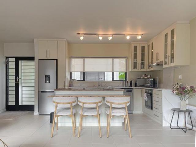 2 Bedroom Apartment in Beach Estate