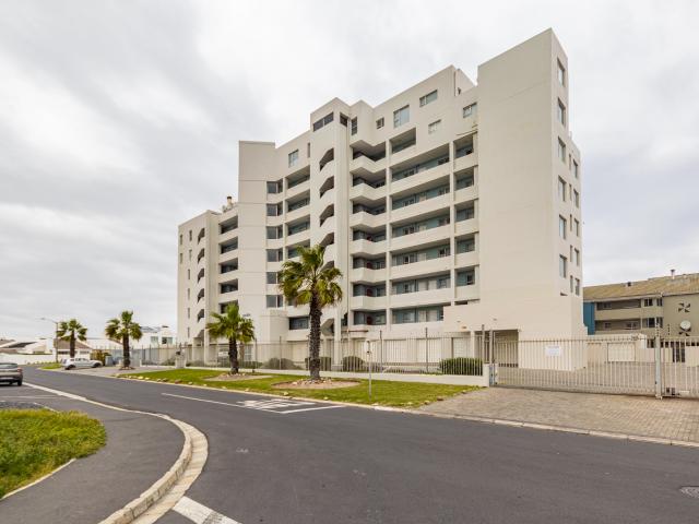 2 Bedroom Apartment in Beachfront