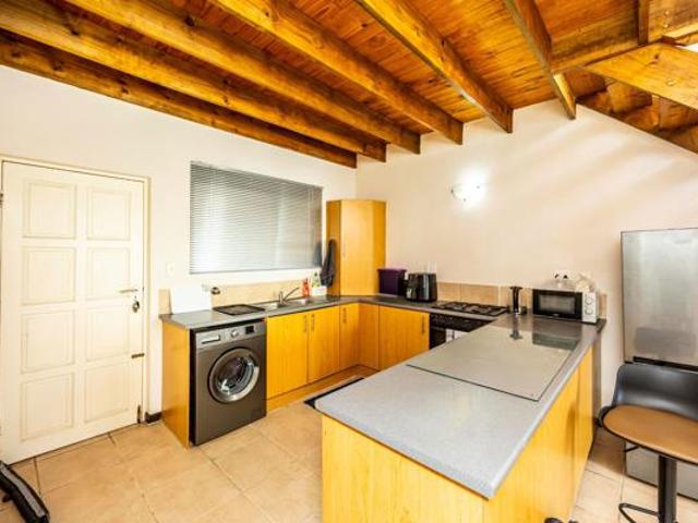 2 Bedroom Apartment in Beacon Bay
