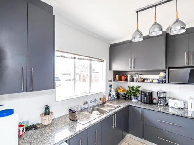 2 Bedroom Apartment in Beacon Bay