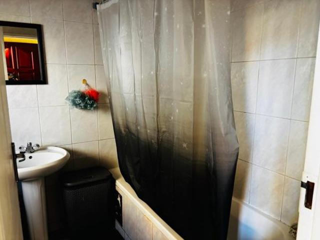 2 Bedroom Apartment in Bezuidenhout Valley