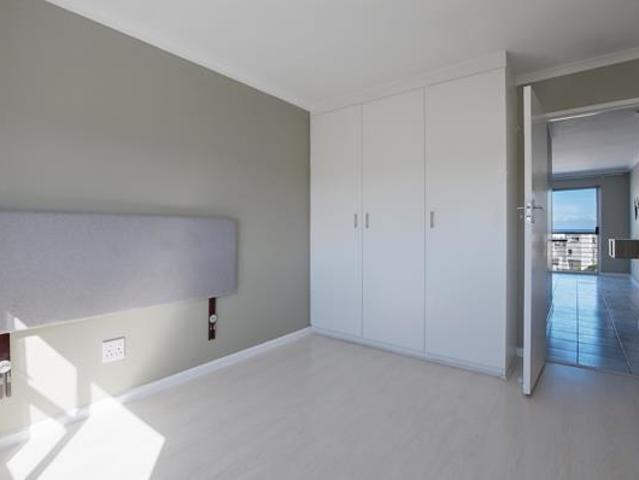 2 Bedroom Apartment in Bloubergstrand