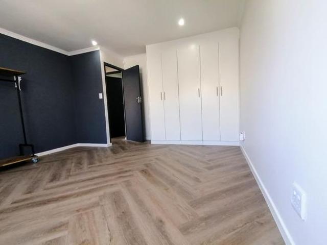 2 Bedroom Apartment in Bloubergstrand