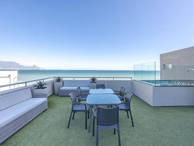 2 Bedroom Apartment in Bloubergstrand