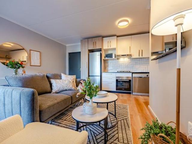 2 Bedroom Apartment in Bloubergstrand