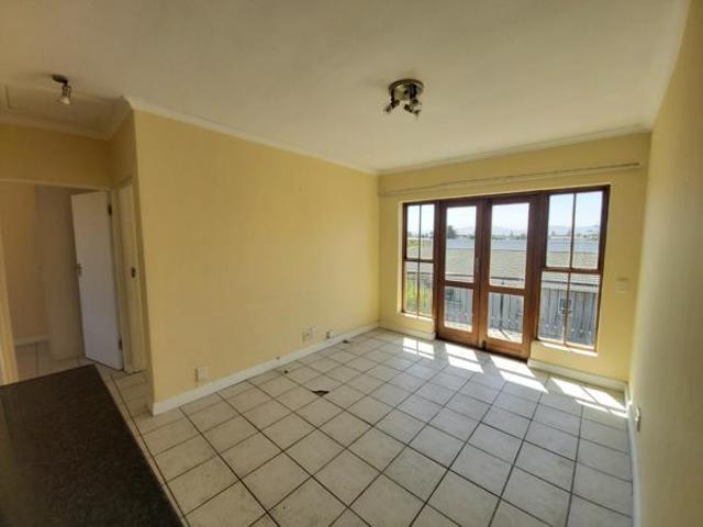 2 Bedroom Apartment in Bloubergrant