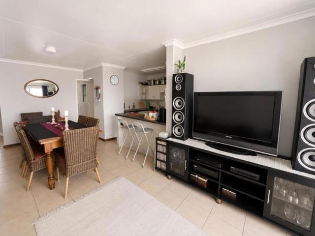 2 Bedroom Apartment in Bluewater Bay