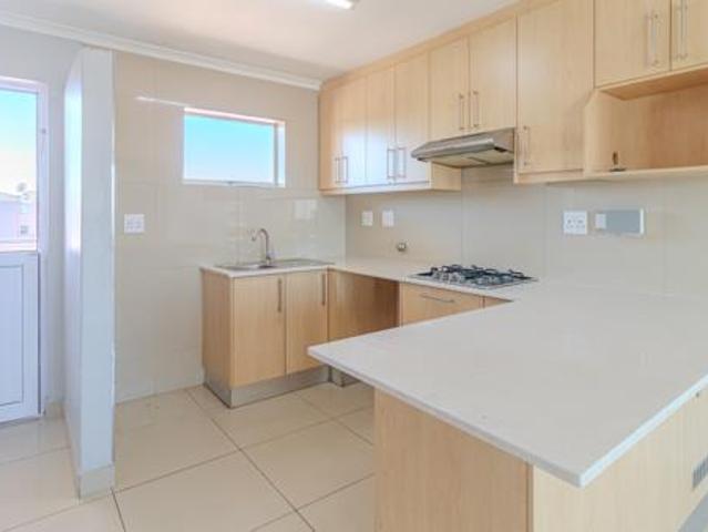 2 Bedroom Apartment in Bothasig