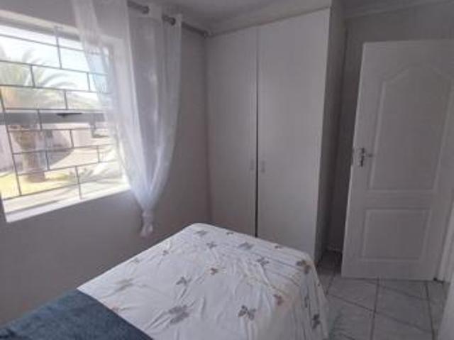 2 Bedroom Apartment in Bothasig