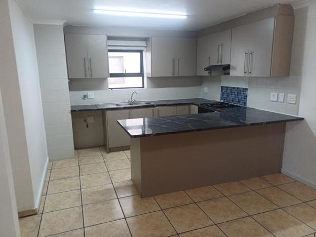 2 Bedroom Apartment in Brackenfell Central