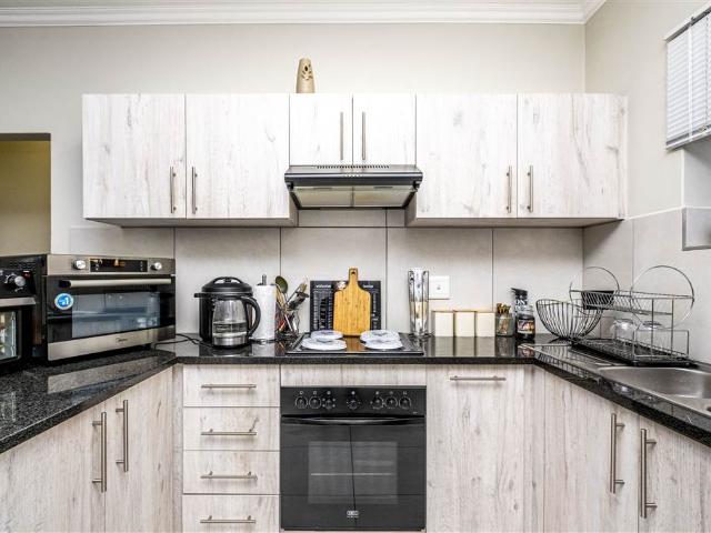 2 Bedroom Apartment in Brackenfell Central