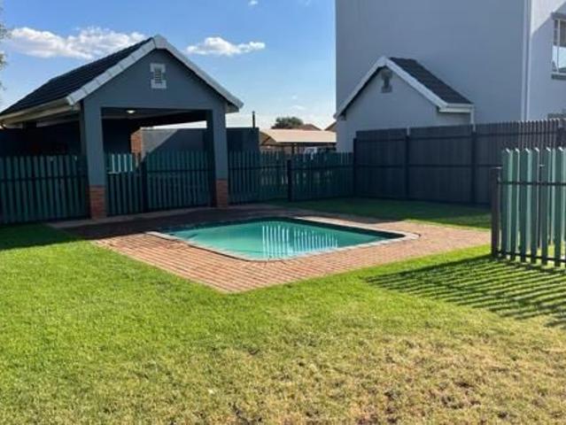2 Bedroom Apartment in Brentwood