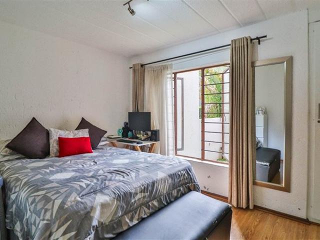 2 Bedroom Apartment in Bryanston