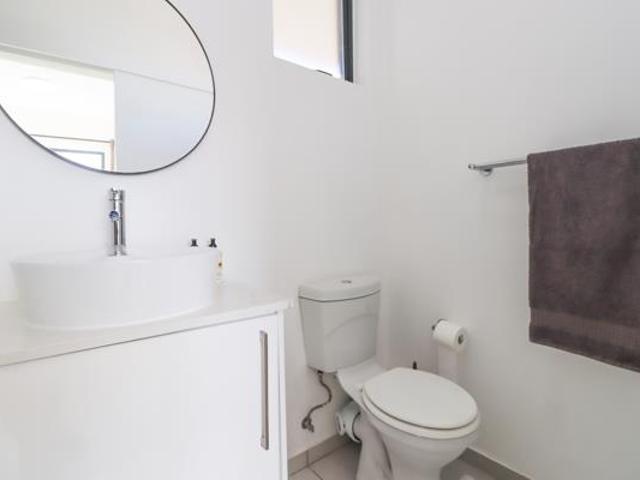 2 Bedroom Apartment in Bryanston