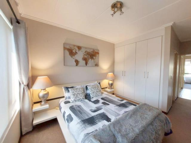 2 Bedroom Apartment in Bryanston