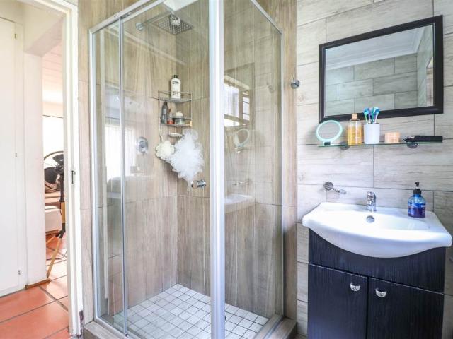 2 Bedroom Apartment in Bryanston