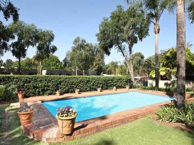 2 Bedroom Apartment in Bryanston