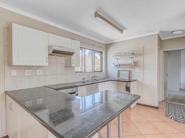 2 Bedroom Apartment in Bryanston