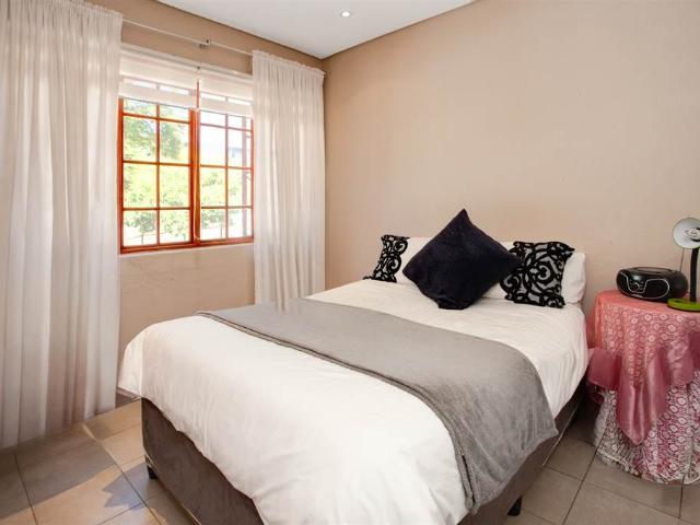 2 Bedroom Apartment in Bryanston