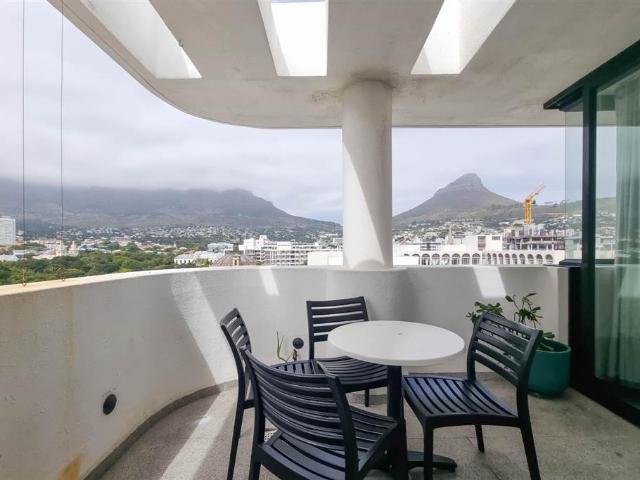 2 Bedroom Apartment in Cape Town City Centre