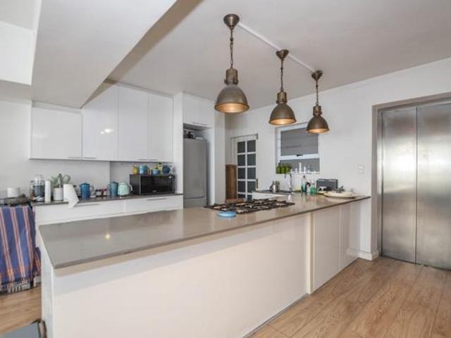 2 Bedroom Apartment in Cape Town City Centre
