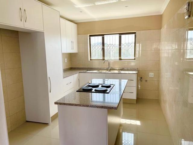 2 Bedroom Apartment in Chatsworth
