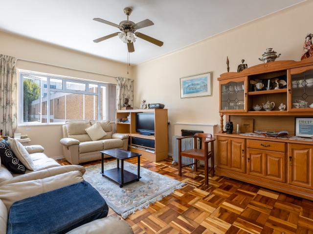 2 Bedroom Apartment in Claremont