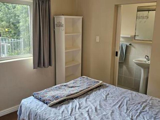 2 Bedroom Apartment in Claremont Upper