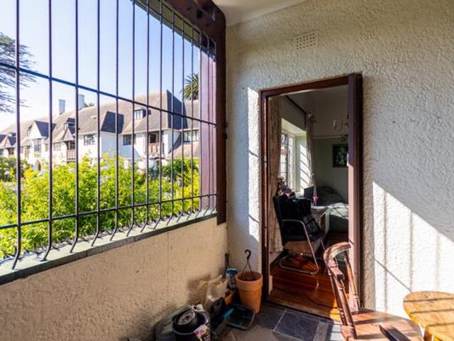 2 Bedroom Apartment in Claremont Upper