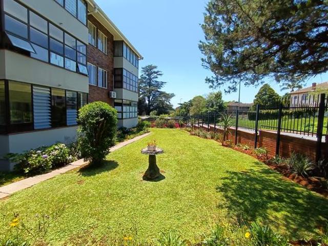 2 Bedroom Apartment in Clarendon