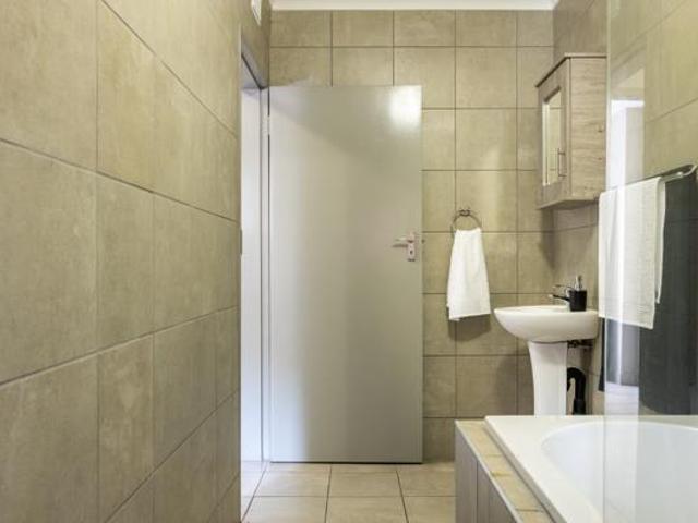 2 Bedroom Apartment in Clubview