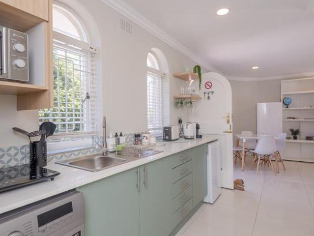 2 Bedroom Apartment in Constantia