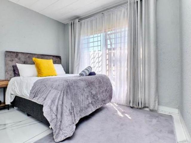 2 Bedroom Apartment in Constantia Kloof